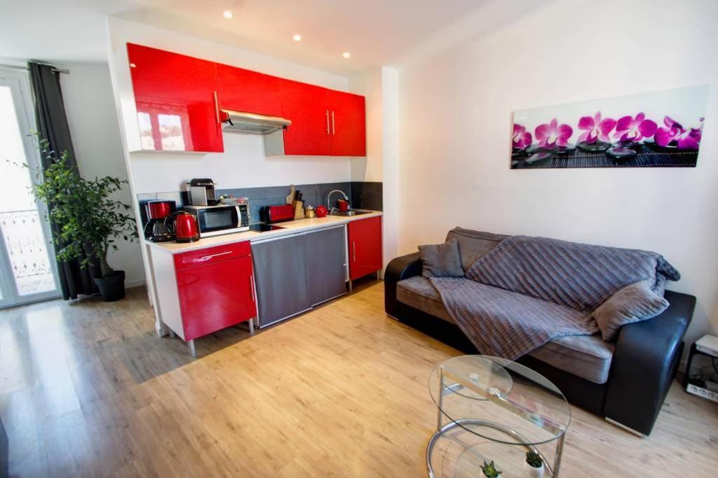 Lovely One Bedroom Gambetta Appartement